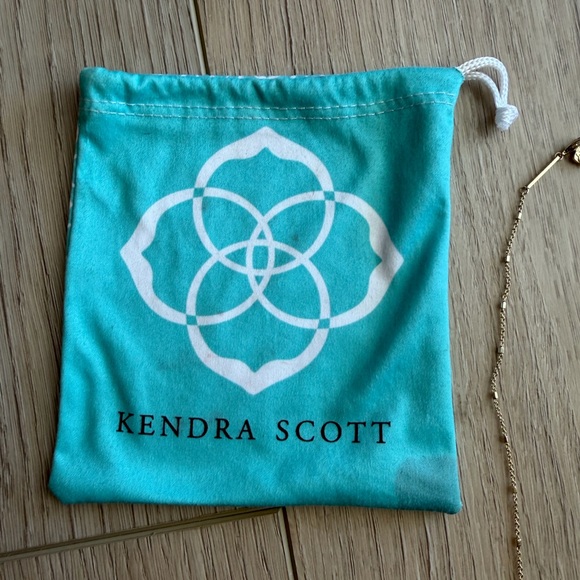 Kendra Scott Gold 'G' Pendant Necklace - Picture 6 of 6